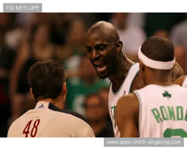 凯尔特人激战法甲中场，报价得到俱乐部官方回应，引发足球界热议